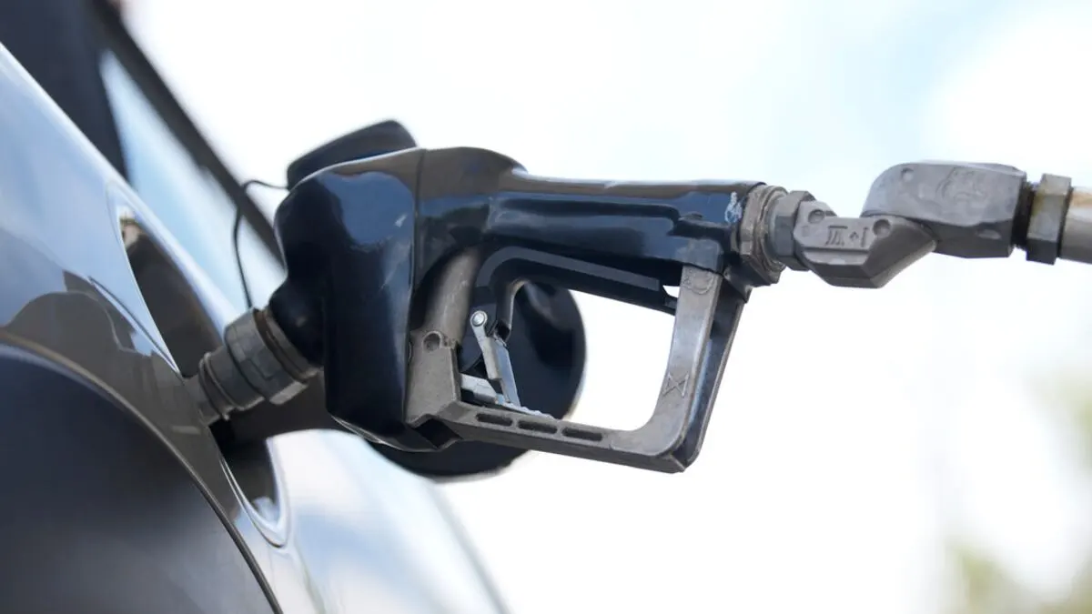 Oregon motorists might soon be able to pump their own gas