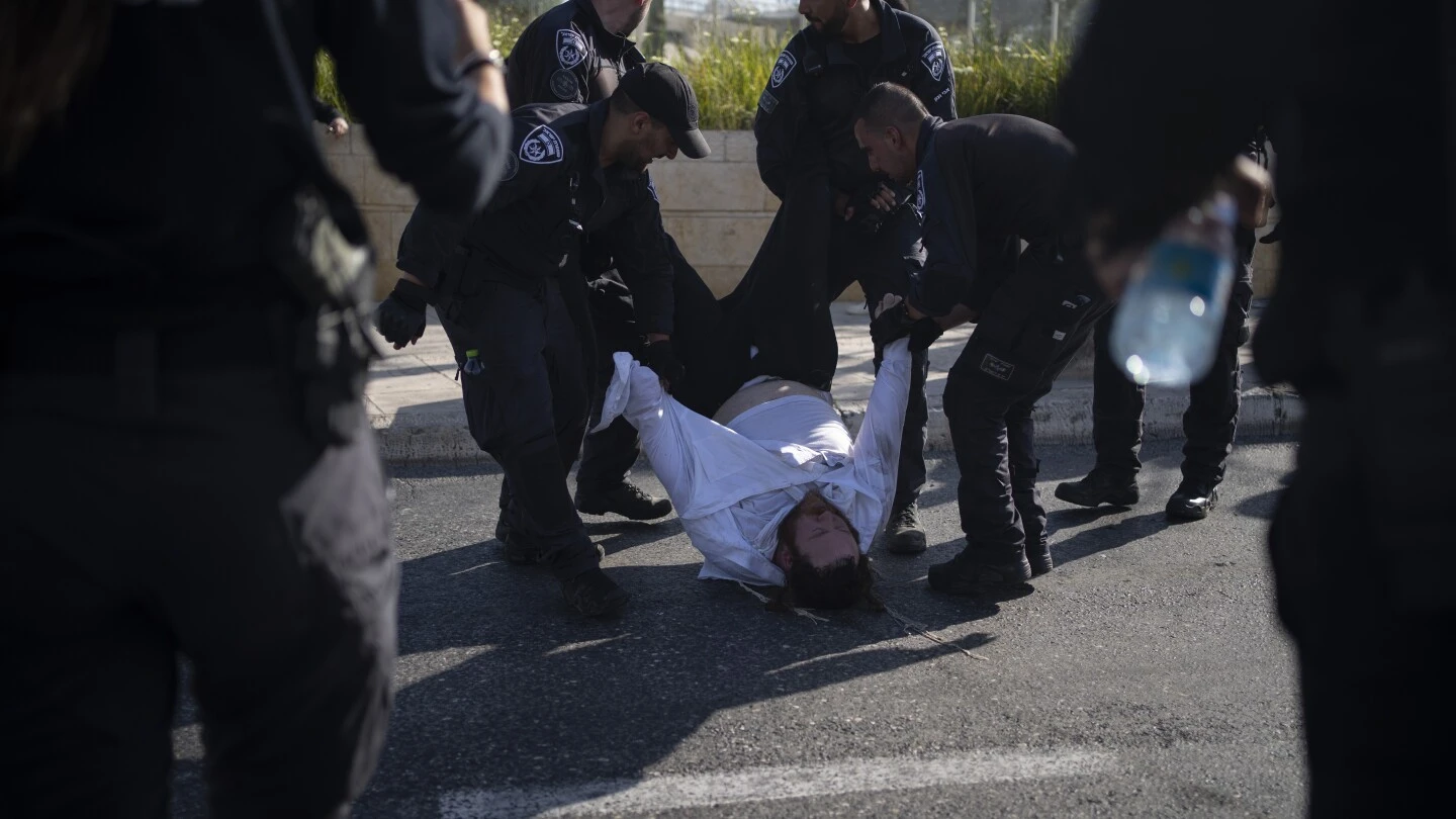 Israeli supreme court says ultra-Orthodox men must serve in military