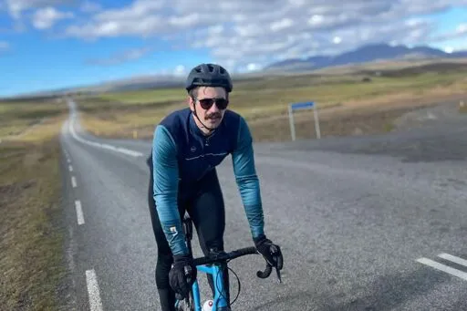 Tourists hit cyclist and fled the scene
