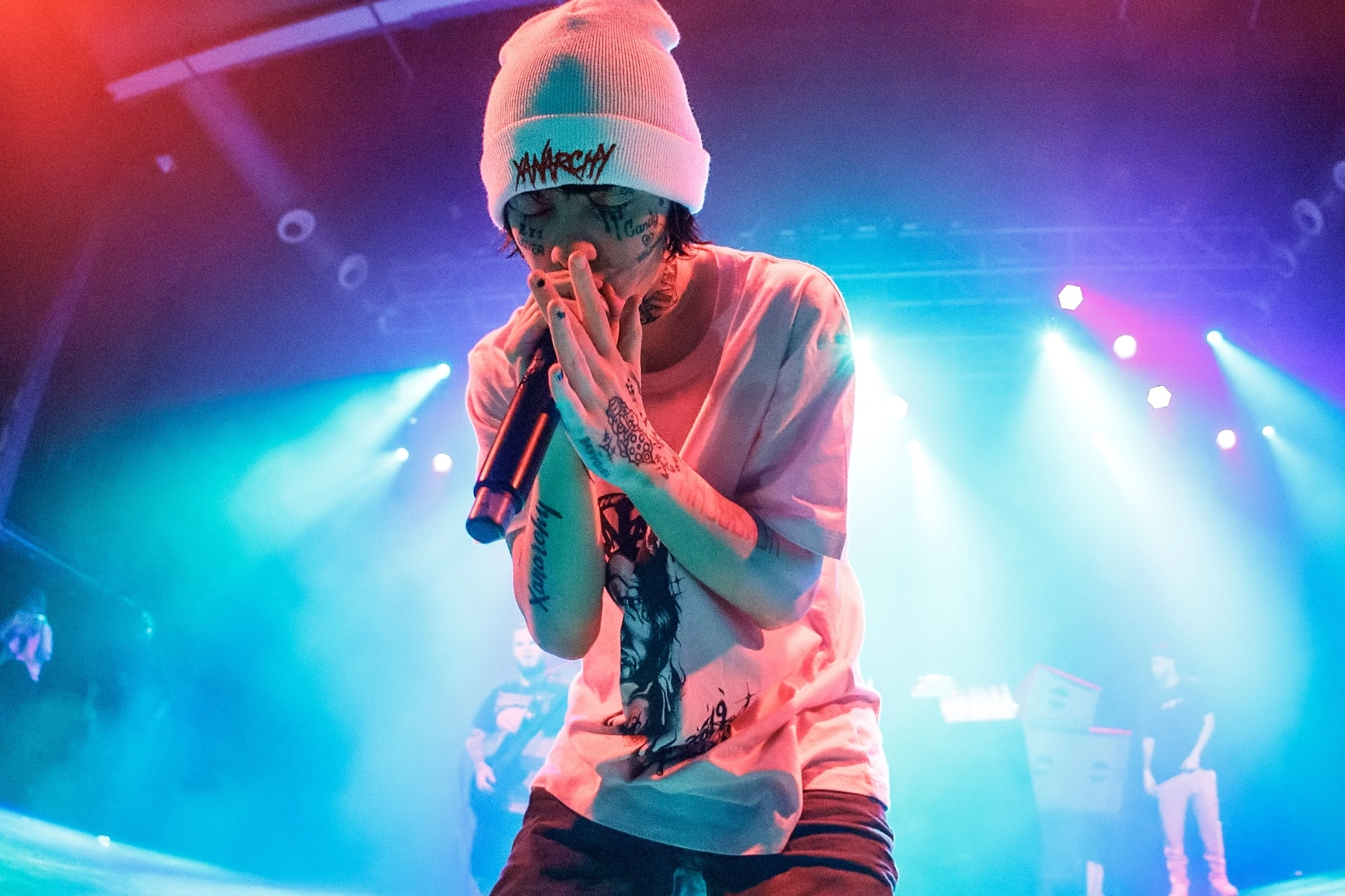 Lil Xan Caught on Video Beating Concertgoer, Cops Investigating