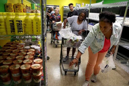 SNAP cuts force Illinois food banks to stretch resources thinner than ever