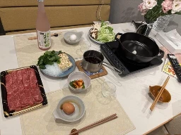 I made sukiyaki and remembered partially through dinner that I forgot about adding my beloved negi (like wtf? This isn’t even who I am)