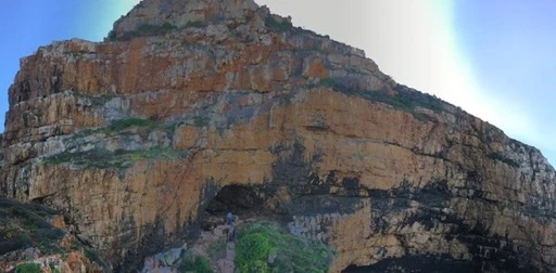 Stone tools from a cave on South Africa’s coast speak of life at the end of the Ice Age