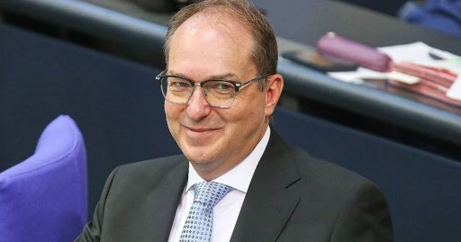 Die Rückkehr der "Transvestiten-Karteien" muss verhindert werden