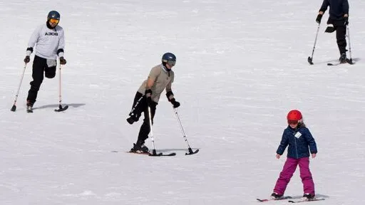 Video. Ukrainian veterans train in adaptive skiing to help fellow amputees