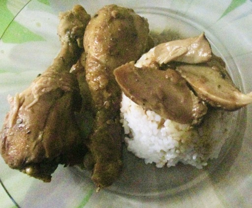 Chicken drumsticks with white rice 