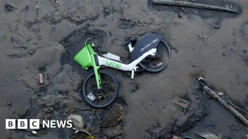 Lime bikes dumped in canals and rivers 'posing pollution risk'