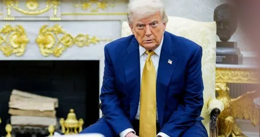 Why Is Trump Putting Makeup on His Very Normal Hand Bruise?
