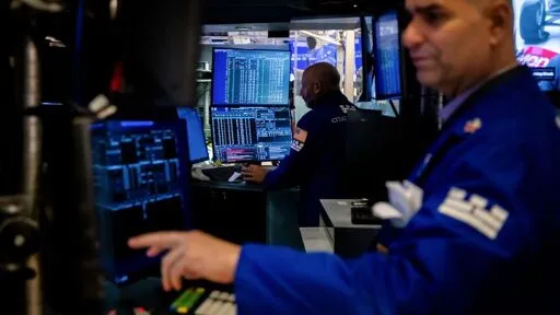 US stocks, dollar tumble as Trump’s trade war rattles Wall Street | CNN Business