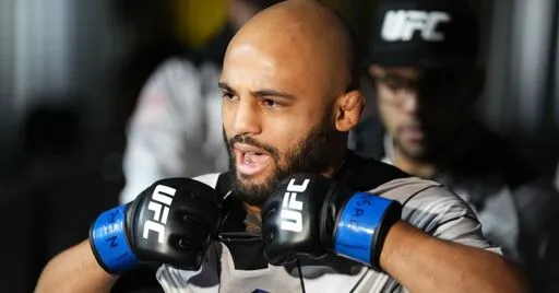 Miles Johns out of Raoni Barcelos fight at UFC Vegas 75, bout cancelled