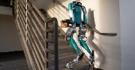 Amazon is reportedly training humanoid robots to deliver packages