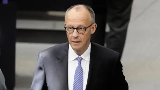 Zweiter Durchgang der Kanzlerwahl noch heute - Merz tritt erneut an