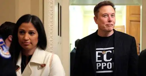 Musk Takes Stephen Miller’s Wife—as Trump Aide Rage Tweets
