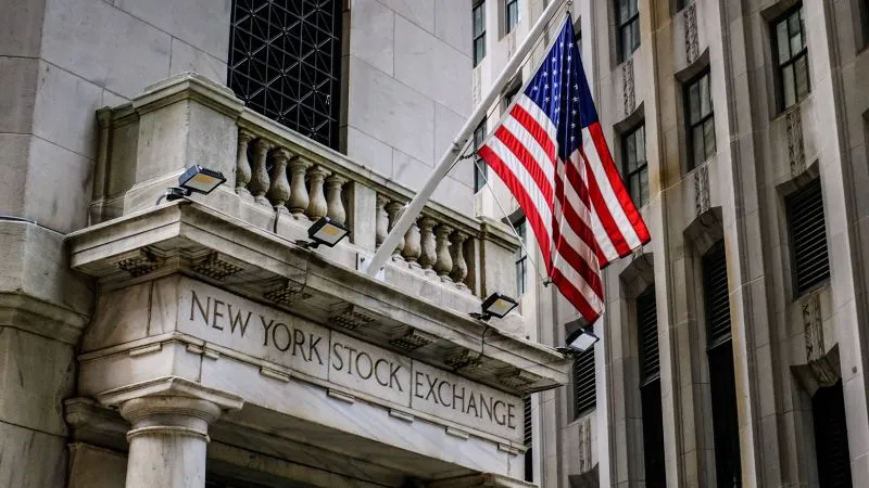 Live updates: Stocks sink after historic US credit rating downgrade | CNN Business