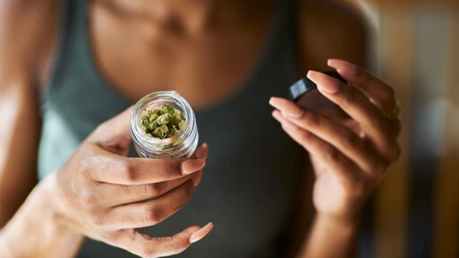 Cannabis: Regelmäßiger Konsum verschlechtert Gefäßfunktion | APOTHEKE ADHOC