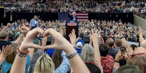Democratic Voters Choose Fighting Corporate Power Over Neoliberal Abundance 'Scam': Poll | Common Dreams