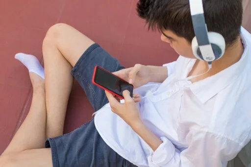 Zero-day: Bluetooth gap turns millions of headphones into listening stations