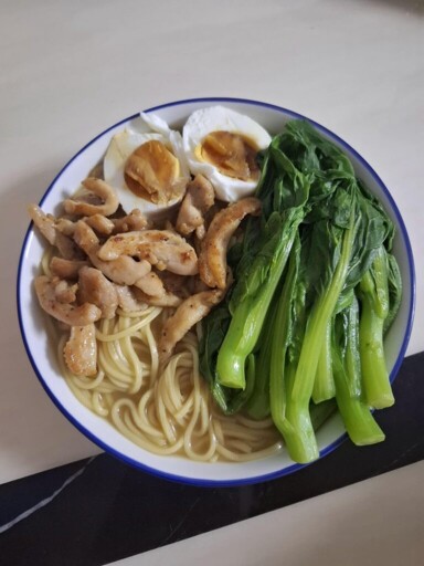 First time trying these noodles and they are so delicious!!